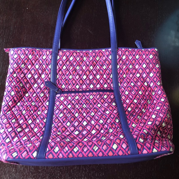 Vera Bradley Large Tote  (makes a great travel/work tote) - Picture 2 of 5